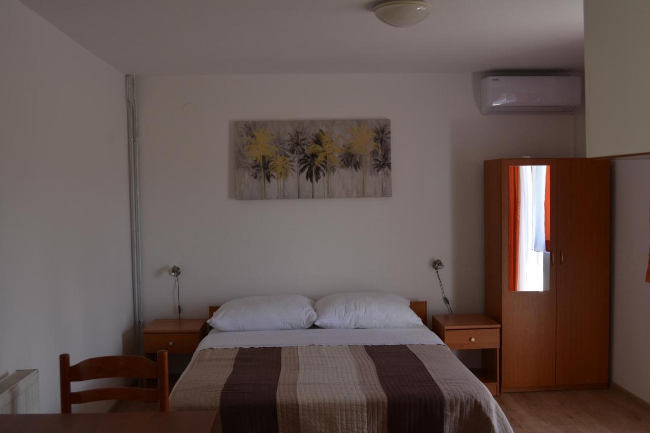 Guesthouse Andja สโมลยานัซ ภายนอก รูปภาพ