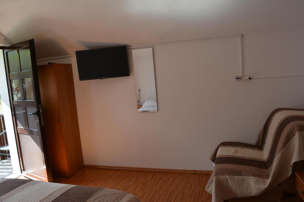 Guesthouse Andja สโมลยานัซ ภายนอก รูปภาพ
