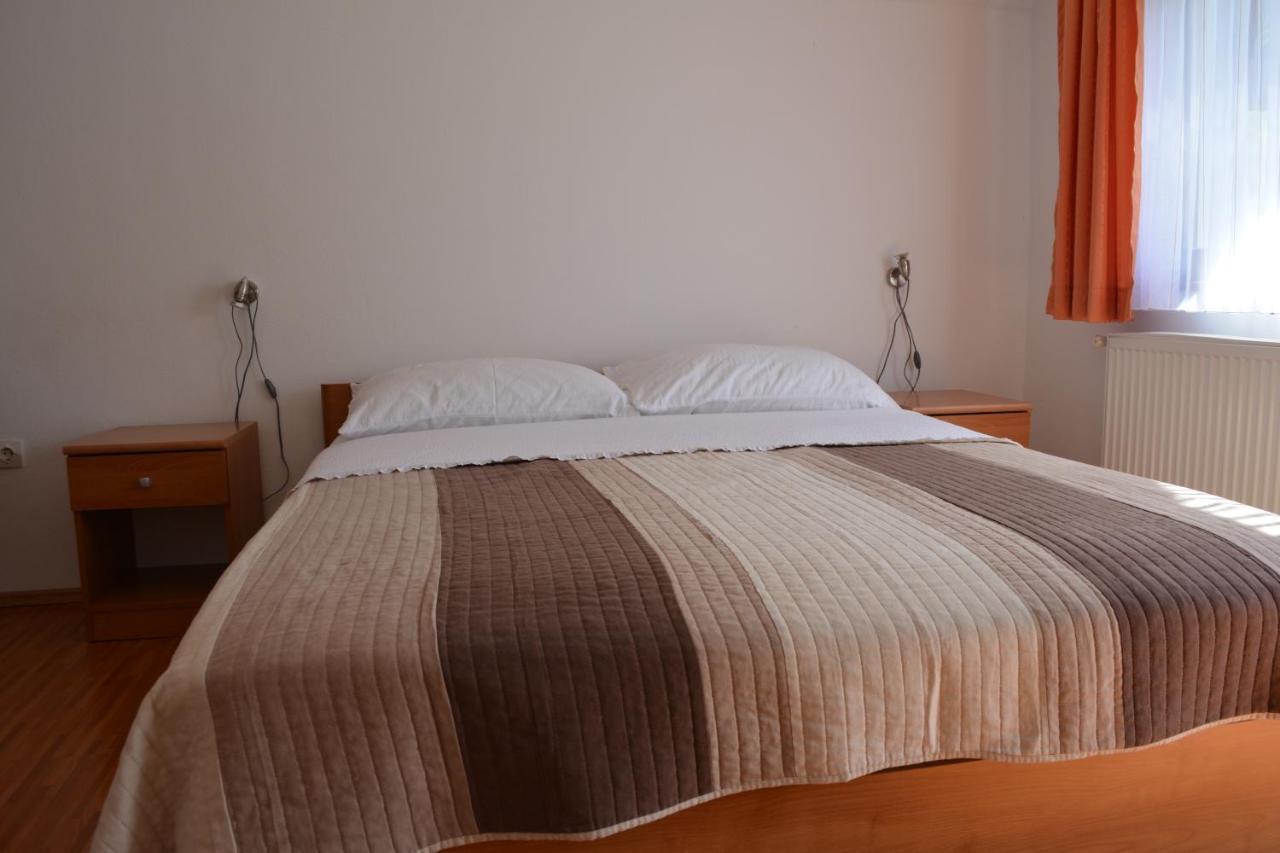 Guesthouse Andja สโมลยานัซ ภายนอก รูปภาพ