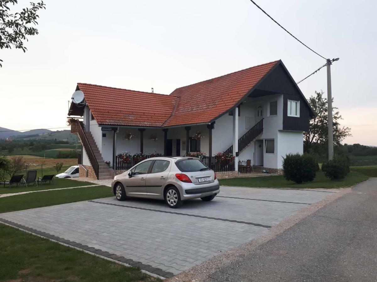 Guesthouse Andja สโมลยานัซ ภายนอก รูปภาพ